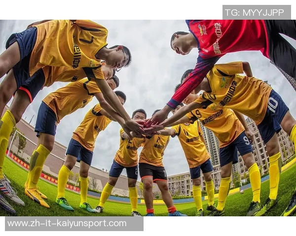 足球覃斯：探索足球的魅力与激情，感受绿茵场上的无限可能与梦想